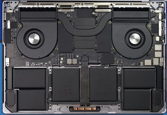 亚星游戏网友展示新款苹果 MacBook Pro 1416 内部结构电池更换更简(图2)