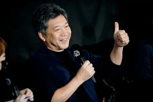 亚星游戏官网登录“发乎情止于色”日本当下最杰出的导演是枝裕和作品集！(图5)